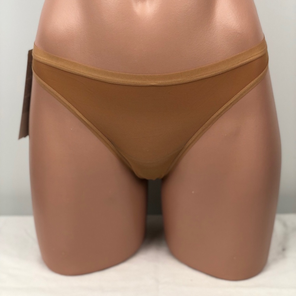 La perla Studio NWT evelina mesh thong
